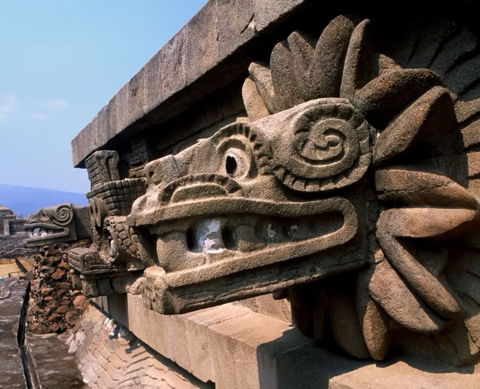This is Mexico : Building a Country : The Architecture of Mexico